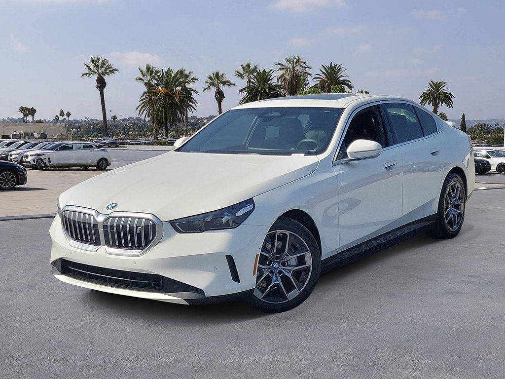 Used 2024 BMW i5 eDrive40i w/ Convenience Package RWD image 1
