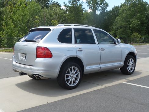 Used 2004 Porsche Cayenne Turbo image 54