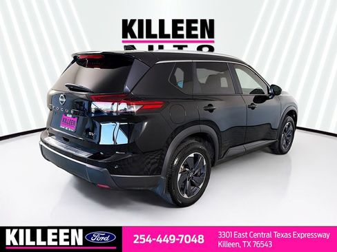 Used 2024 Nissan Rogue SV w/ SV Premium Package FWD image 9