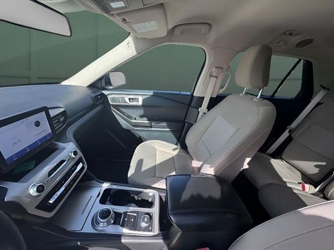Used 2023 Ford Explorer 4WD image 18