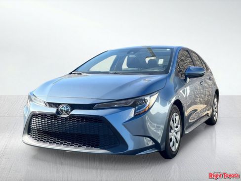 Used 2021 Toyota Corolla LE w/ Carpet Mat Package (TMS) FWD image 2