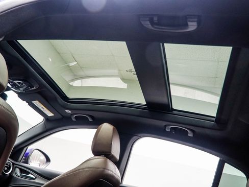 Used 2022 Alfa Romeo Stelvio Ti image 39