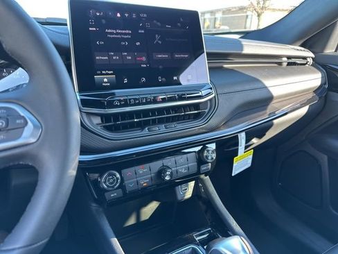 New 2026 Jeep Compass Latitude image 44