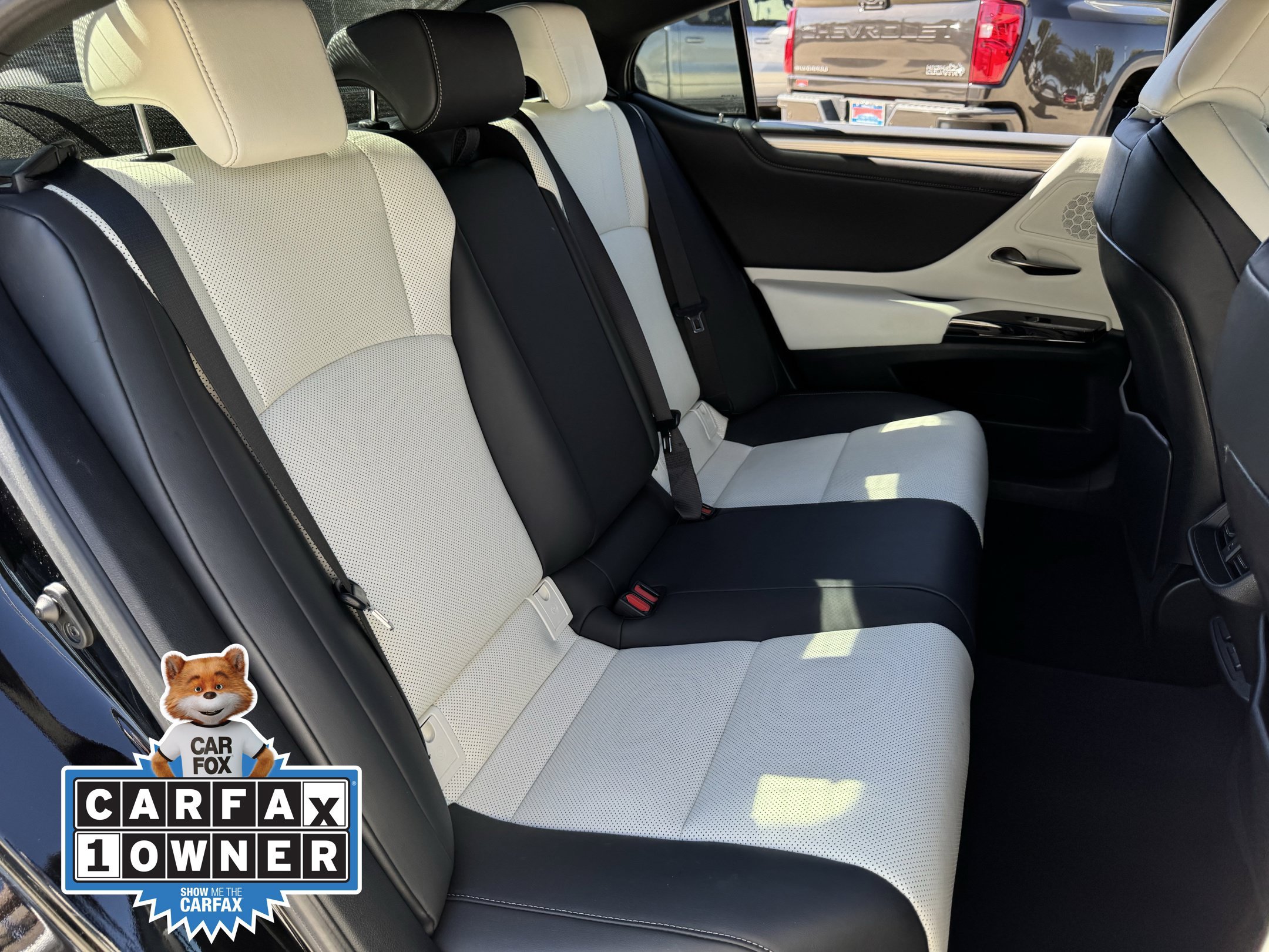 Used 2023 Lexus ES 350 F Sport w/ Accessory Package (Z2) FWD image 30