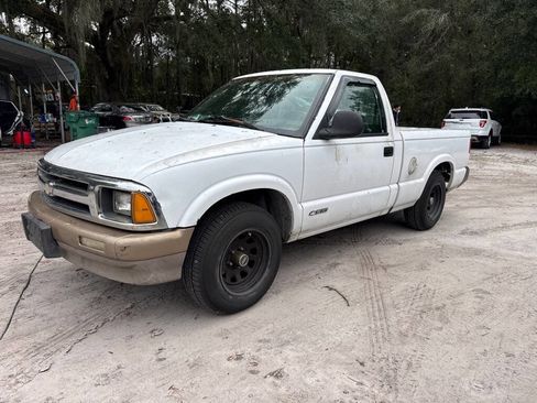Used 1995 Chevrolet S10 Pickup 2WD Regular Cab image 1