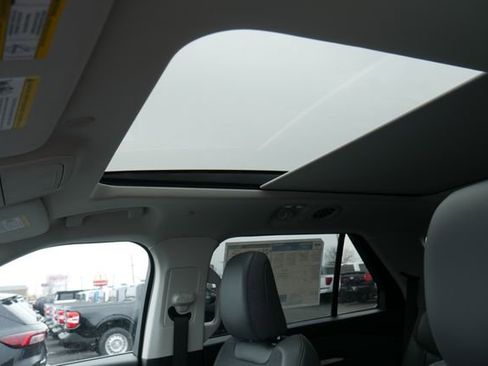 New 2026 Ford Explorer Active w/ Active Comfort Package AWD/4WD image 3