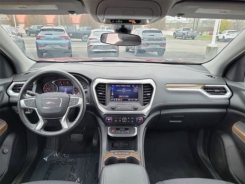 Used 2023 GMC Acadia SLE w/ Driver Convenience Package image 8