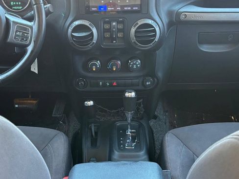 Used 2015 Jeep Wrangler Unlimited Sport w/ Quick Order Package 24S AWD/4WD image 24