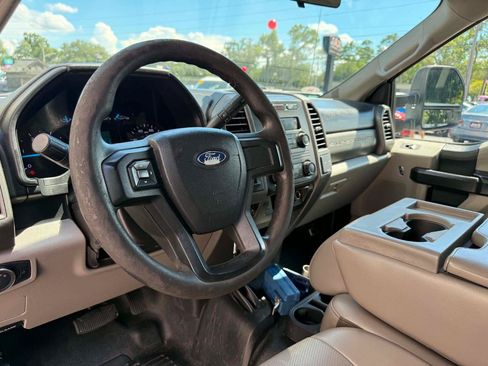 Used 2019 Ford F550 4x4 Crew Cab Super Duty w/ Power Equipment Group image 25