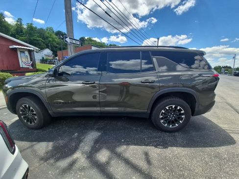 Used 2024 Chevrolet Traverse Z71 w/ Enhanced Driving Package AWD/4WD image 4