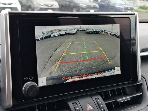 Used 2023 Toyota RAV4 XLE Premium AWD/4WD image 19