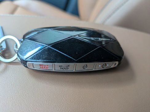 Used 2026 Genesis GV70 2.5T Advanced image 35