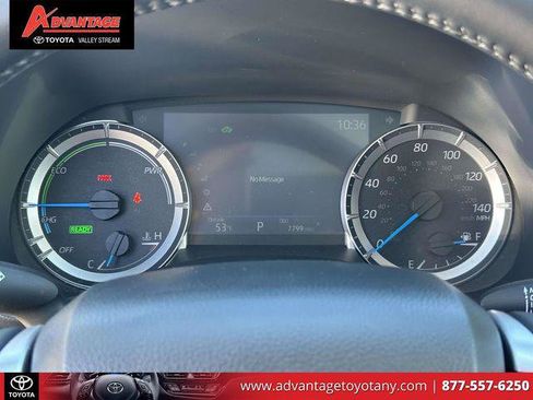 Certified 2025 Toyota Highlander XLE image 30