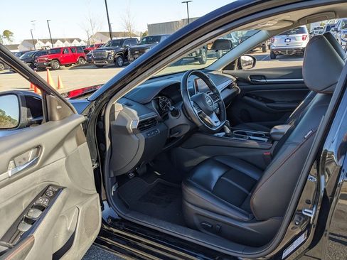 Used 2024 Nissan Altima 2.5 SR image 28