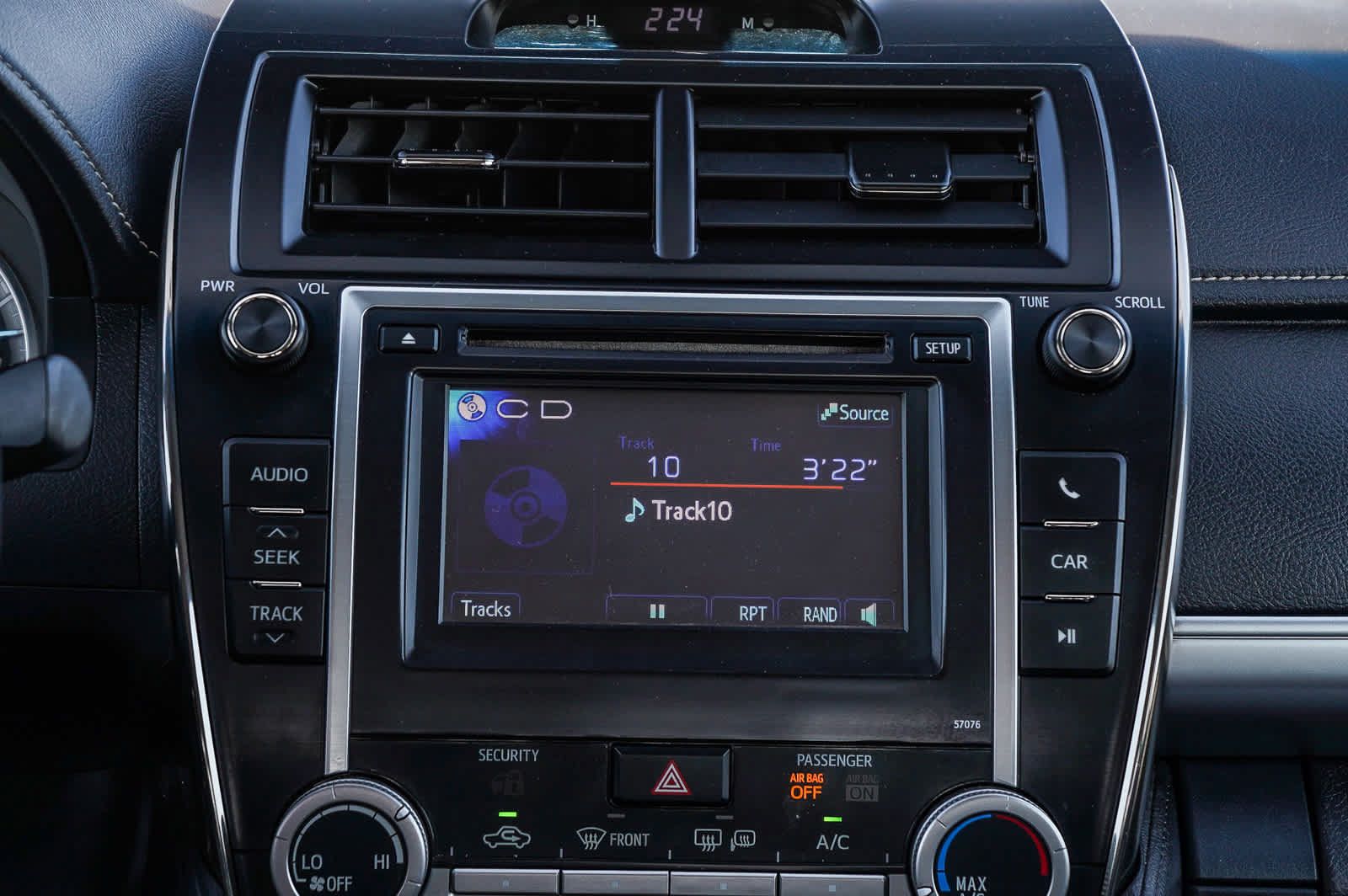 Used 2014 Toyota Camry SE FWD image 15
