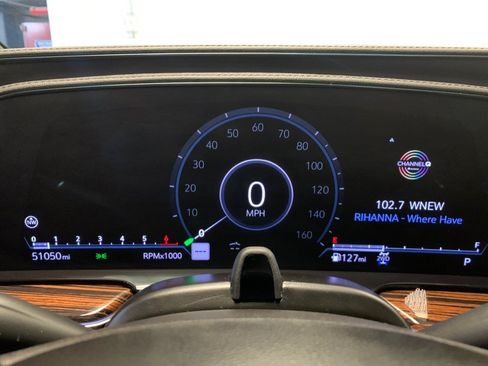 Used 2023 Cadillac Escalade ESV Premium Luxury AWD/4WD image 25