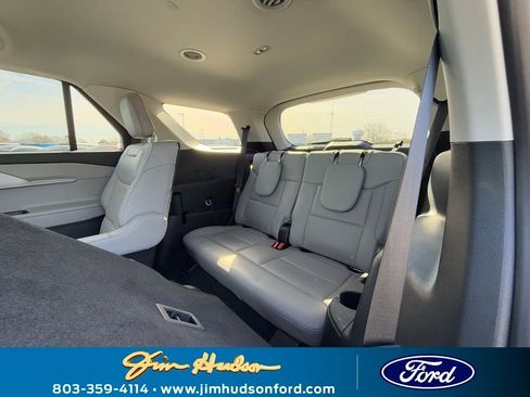 New 2025 Ford Explorer Active w/ Active Comfort Package image 6