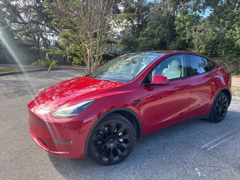 Used 2023 Tesla Model Y Long Range image 2