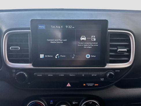 Used 2021 Hyundai Venue SE FWD image 10