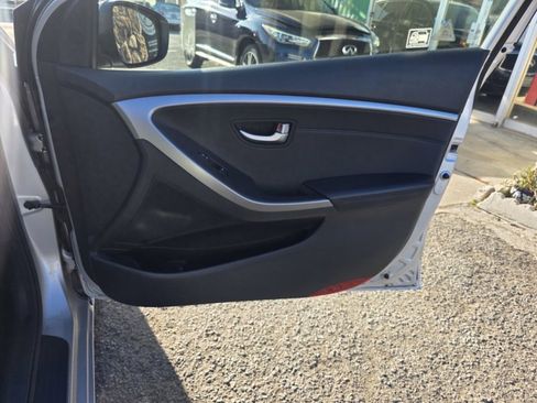 Used 2013 Hyundai Elantra GT w/ Style Pkg image 14