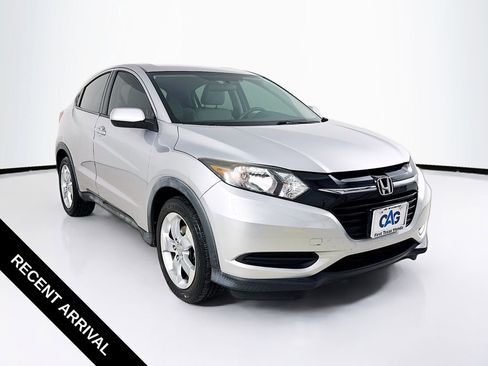 Used 2016 Honda HR-V LX image 1