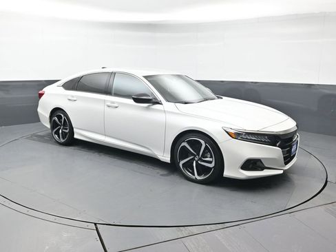Certified 2022 Honda Accord Sport image 9