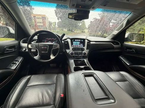 Used 2019 GMC Yukon XL SLT AWD/4WD image 10
