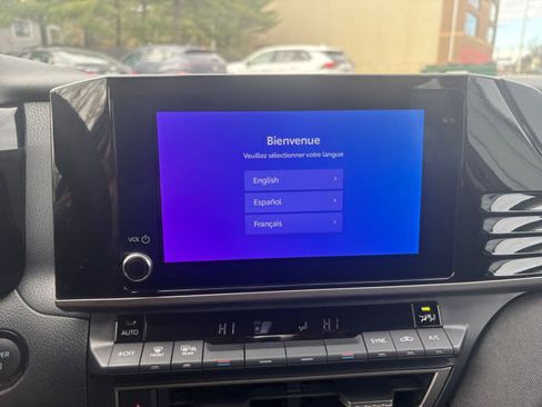 Used 2025 Toyota Camry LE image 21