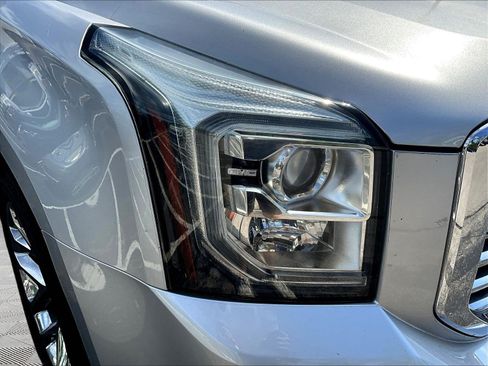 Used 2018 GMC Yukon XL Denali w/ Denali Ultimate Package AWD/4WD image 32