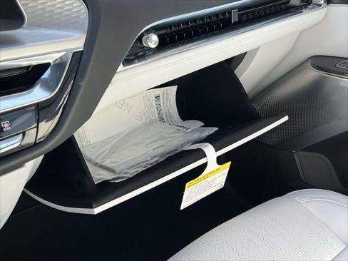 Certified 2024 Cadillac Lyriq Luxury image 34