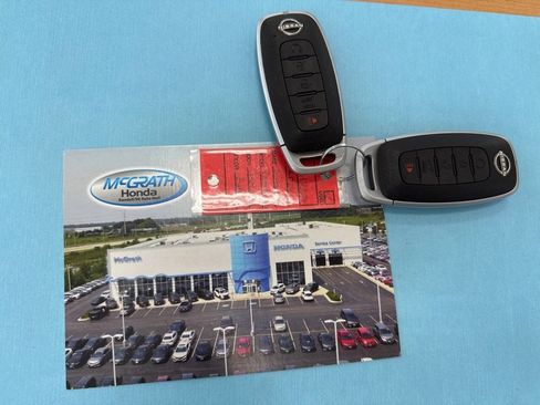 Used 2024 Nissan Pathfinder Platinum w/ Cargo Package image 3