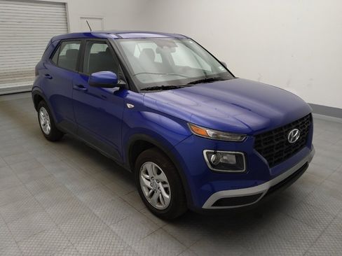 Used 2025 Hyundai Venue SE FWD image 13