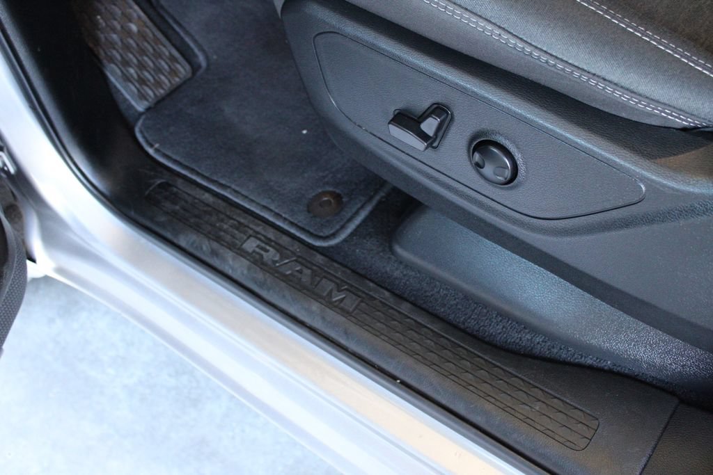 Used 2025 RAM 1500 Big Horn AWD/4WD image 60