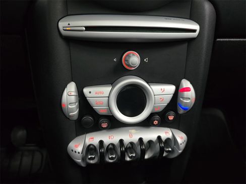 Used 2009 MINI Cooper Hardtop image 22