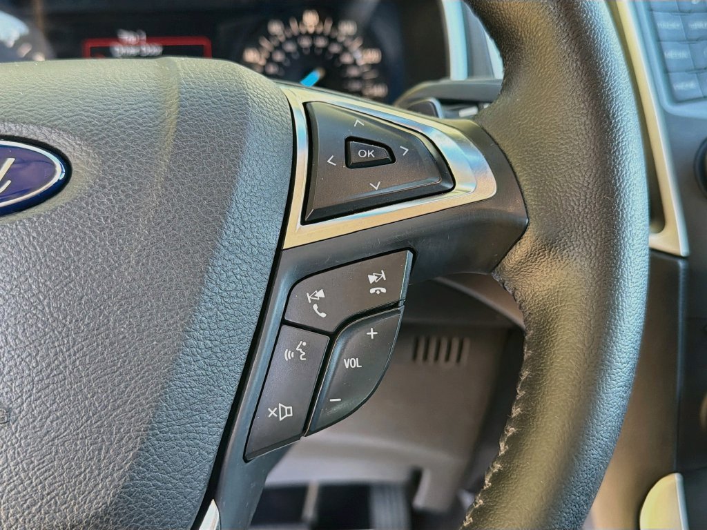 Used 2017 Ford Edge SEL FWD image 13
