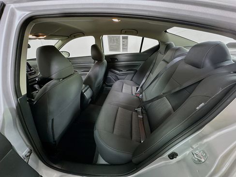 Used 2024 Nissan Altima 2.5 SV image 25