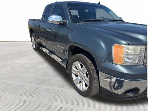 Used 2013 GMC Sierra 1500 SLE w/ Power Tech Package AWD/4WD image 2