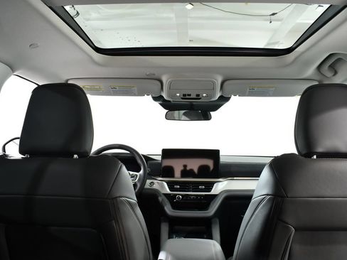 New 2026 Ford Explorer Active w/ Active Comfort Package AWD/4WD image 17