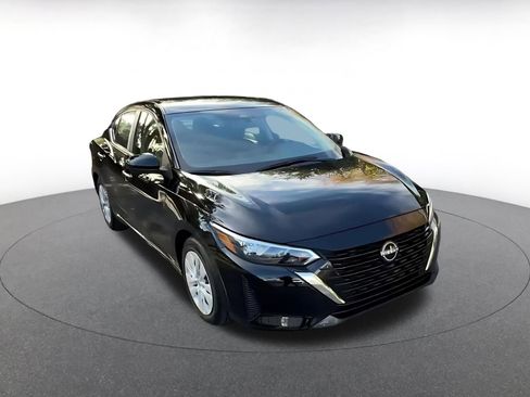 Used 2025 Nissan Sentra S image 3
