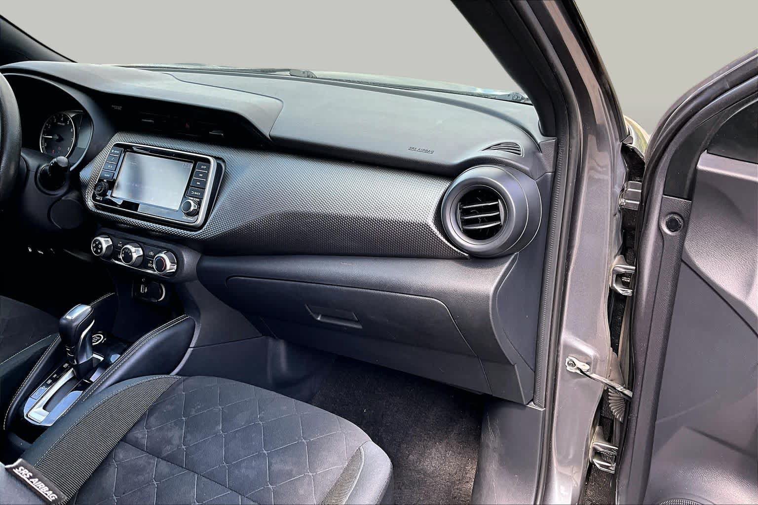 Used 2019 Nissan Kicks S FWD image 19