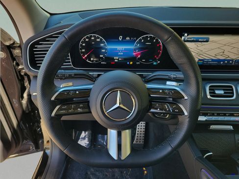 Certified 2026 Mercedes-Benz GLS 450 4MATIC image 30