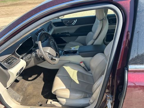 Used 2020 Lincoln Continental AWD w/ Premium Package image 9