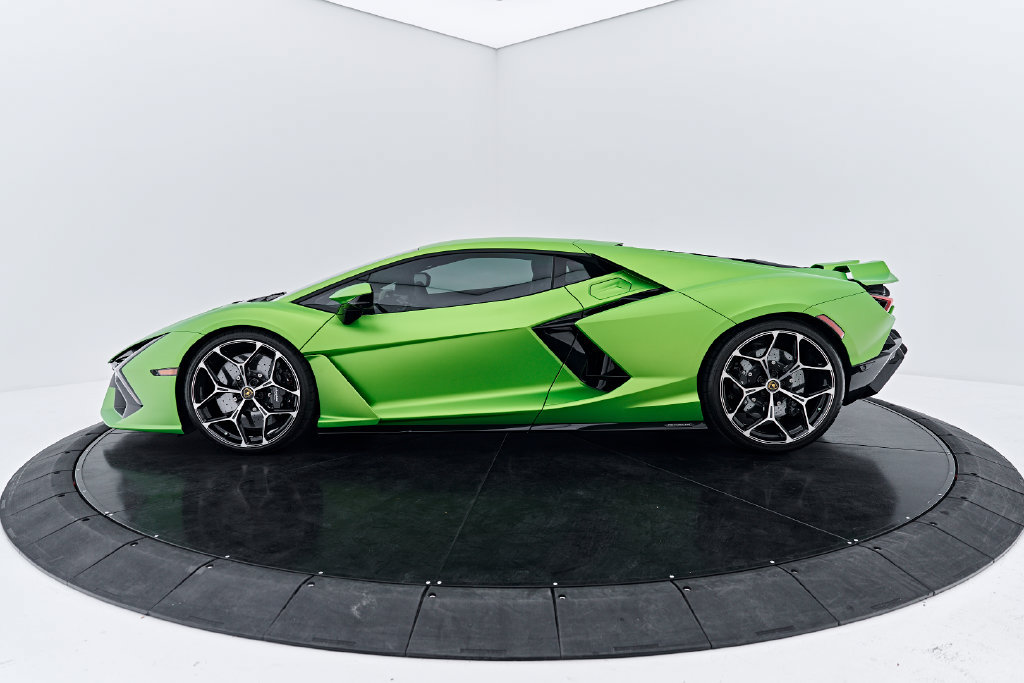 Used 2024 Lamborghini Revuelto AWD/4WD image 12