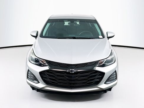 Used 2019 Chevrolet Cruze LT FWD image 2