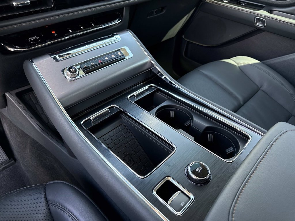 New 2026 Lincoln Aviator 2WD image 26