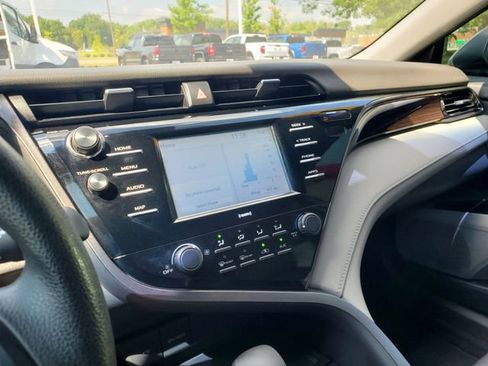 Used 2020 Toyota Camry LE FWD image 23