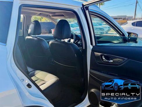 Used 2016 Nissan Rogue SL w/ SL Premium Package FWD image 14