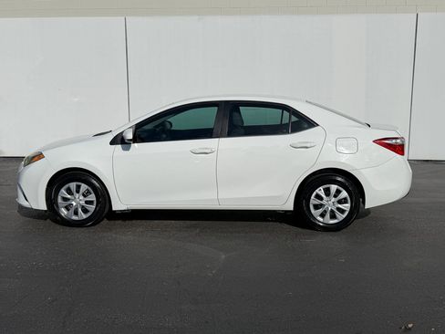 Used 2015 Toyota Corolla L image 2