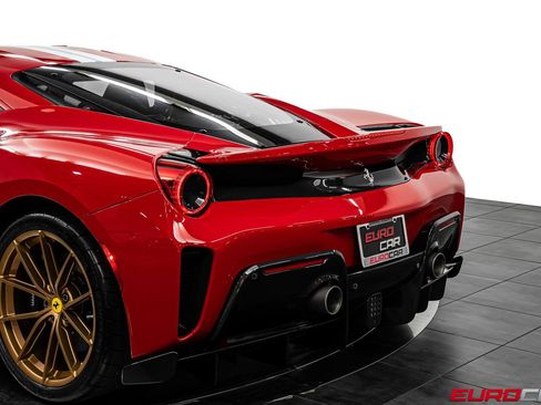 Used 2020 Ferrari 488 Pista Coupe RWD image 23