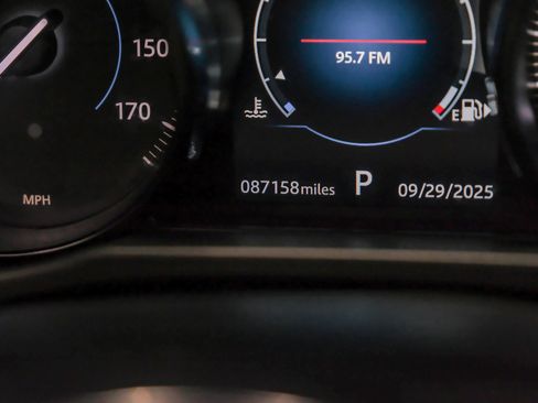 Used 2020 Jaguar XF Prestige RWD image 18